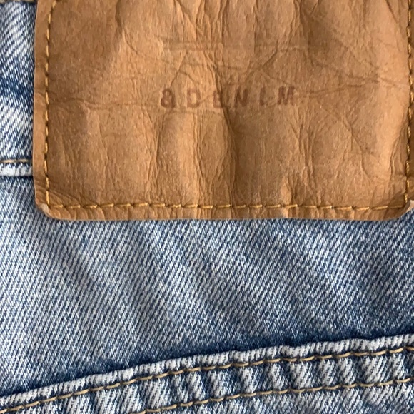 & Denim distressed boyfriend shorts size 4 - Picture 6 of 6
